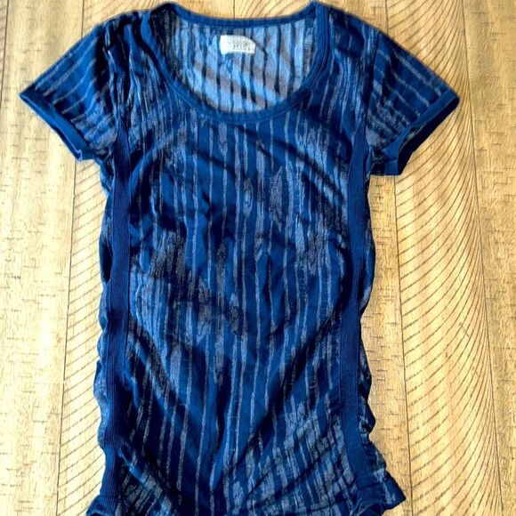 Athleta running 🏃 hiking 🥾 stretch shirt crew scoop neck ruched stretch - Picture 1 of 15